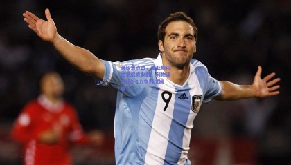 英超焦点战，迪亚斯闪击范戴克制胜，利物浦主场2-1力克西汉姆联