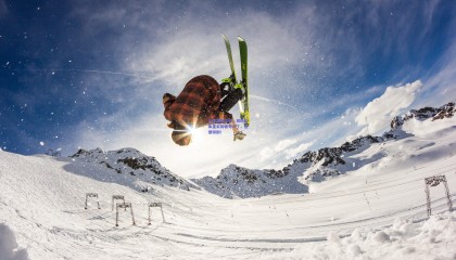 火箭夏联主帅，周琦的体重劣势被夸大了，他很特别！